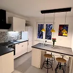 Apartament Inana *