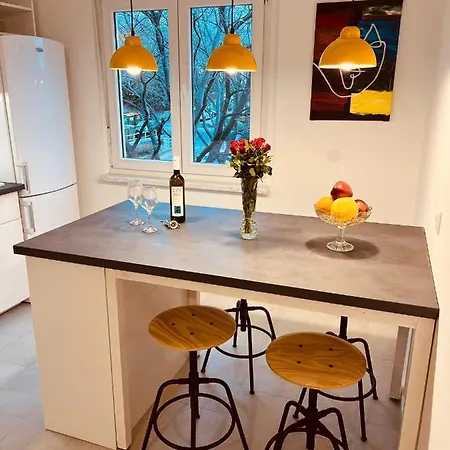 Inana Apartman *